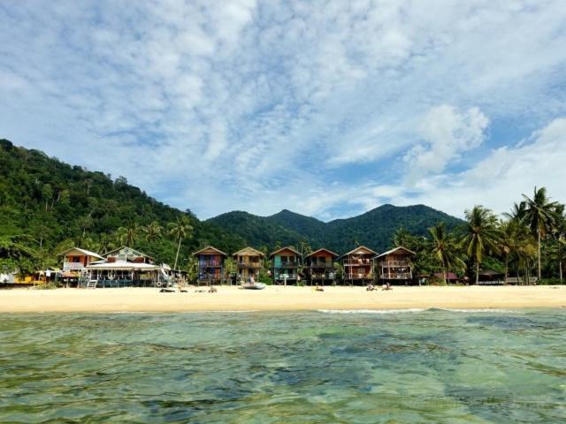 Beachfront Hut Upstairs Astra - Beach Shack Chalet Kampong Juara Екстер'єр фото