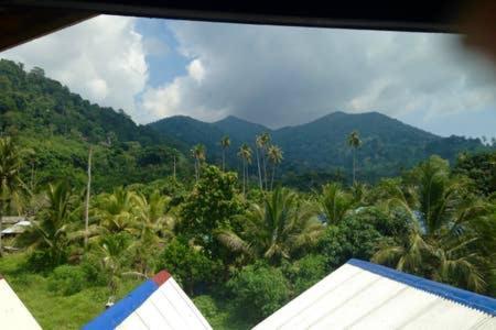 Beachfront Hut Upstairs Astra - Beach Shack Chalet Kampong Juara Екстер'єр фото