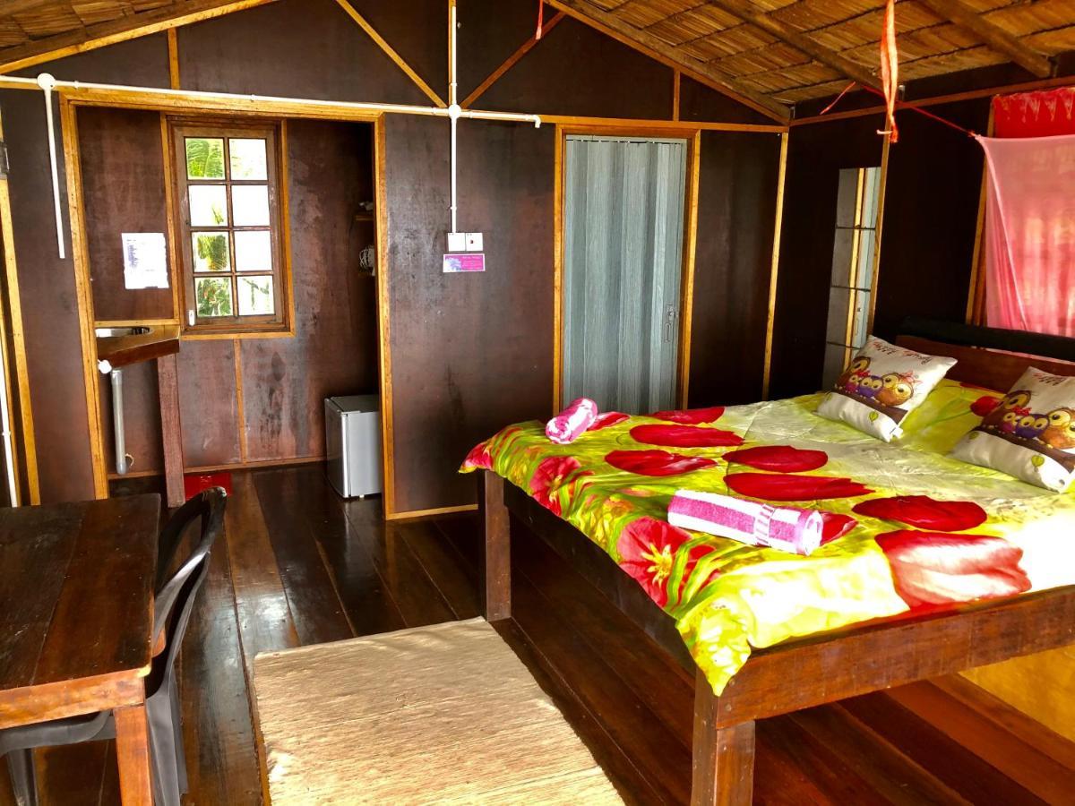 Beachfront Hut Upstairs Astra - Beach Shack Chalet Kampong Juara Екстер'єр фото